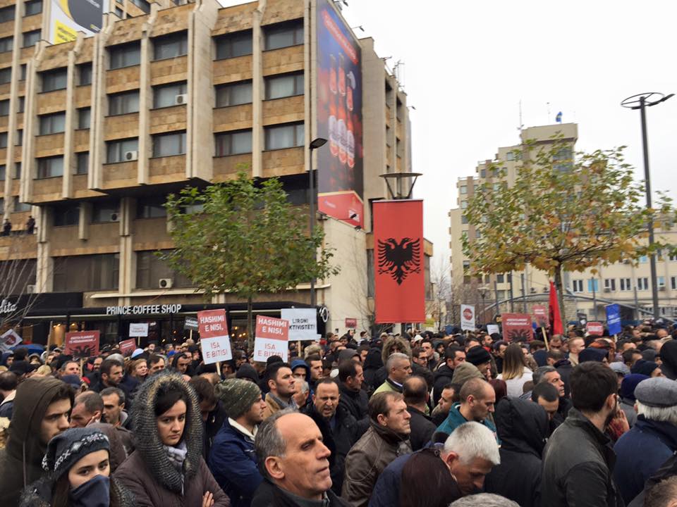 Opozita: Mbi 35.000 Veta Protestojnë "Për Republikën" - Albinfo