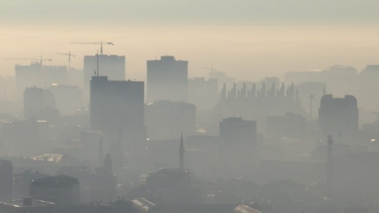 Prishtina të dielën radhitet e 24-ta në botë nga ndotja e ajrit