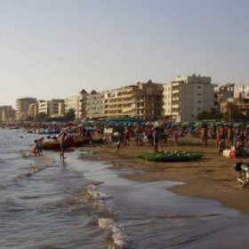 Durrësi, plazhi më i qetë në Evropë