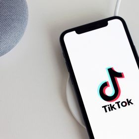 TikTok tërheq programin për shpërblimin e përdoruesve, me kërkesë të BE-së