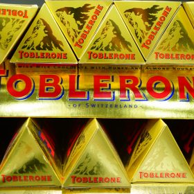 Çokollata Toblerone do të bëhet pa qumësht zviceran