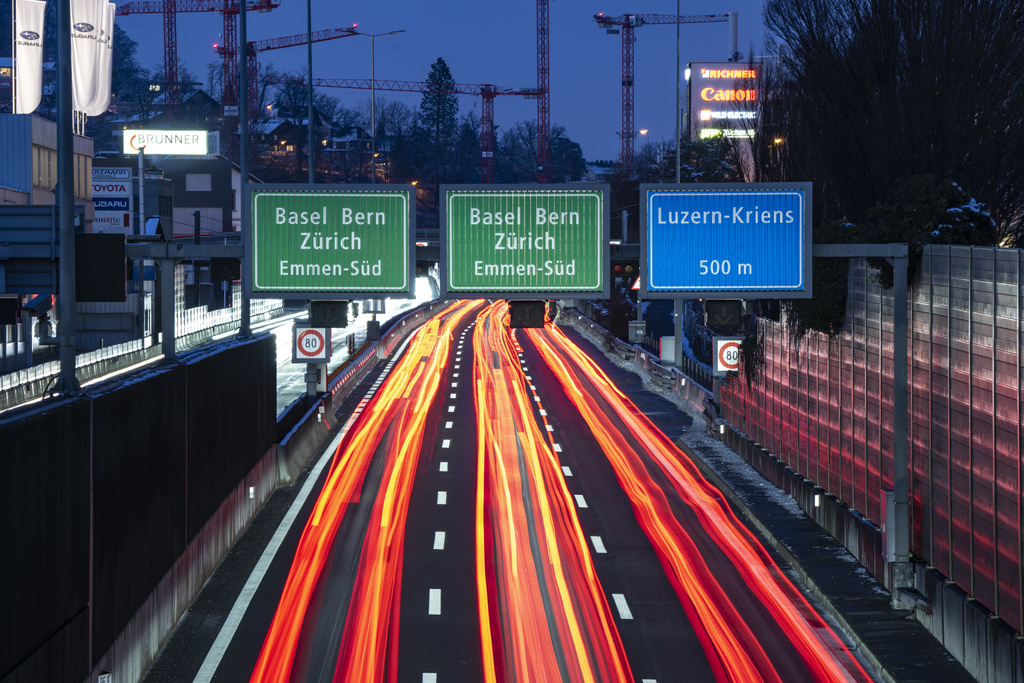 Autostradat e Zvicrës në prag të shtimit të korsive të reja të emergjencës