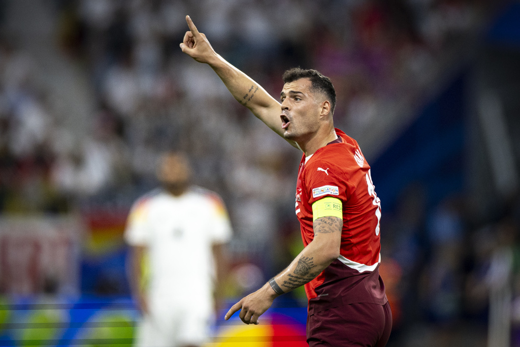 Xhaka mungon kundër Spanjës, Yakin tregon se kush do e zëvendësojë