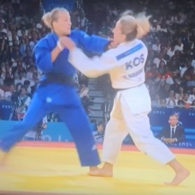 Distria Krasniqi drejt medaljes së artë, shkon në finale 