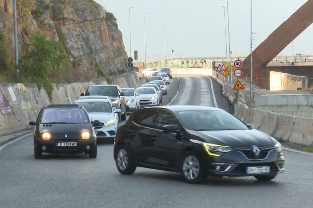 Fundjavë me fluks në Morinë: Qytetarët e Kosovës, për pushime edhe në shtator