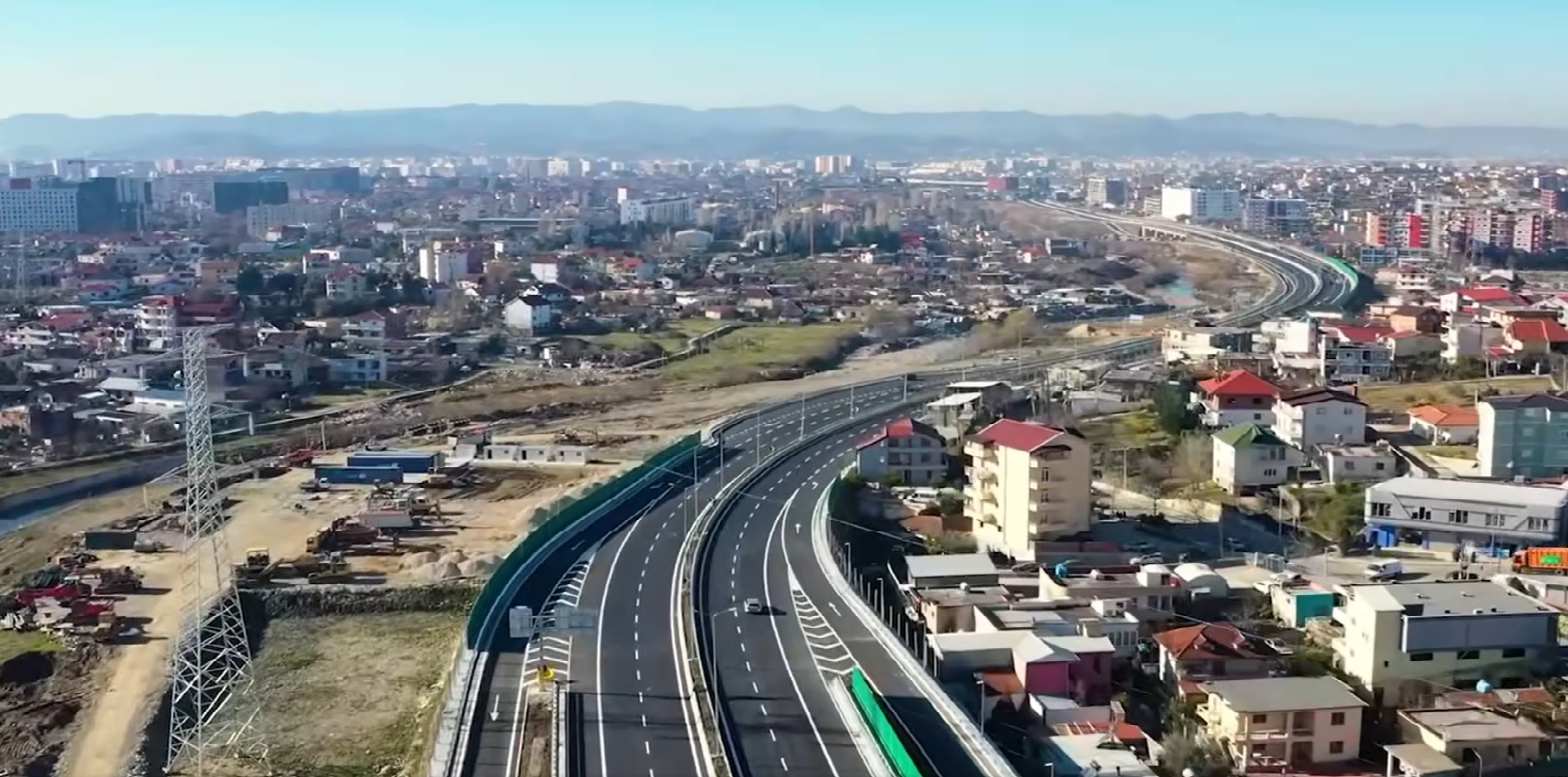 Dje kanë nisur tarifat e kalimit në autostradën e re në Shqipëri, ja sa kushtojnë