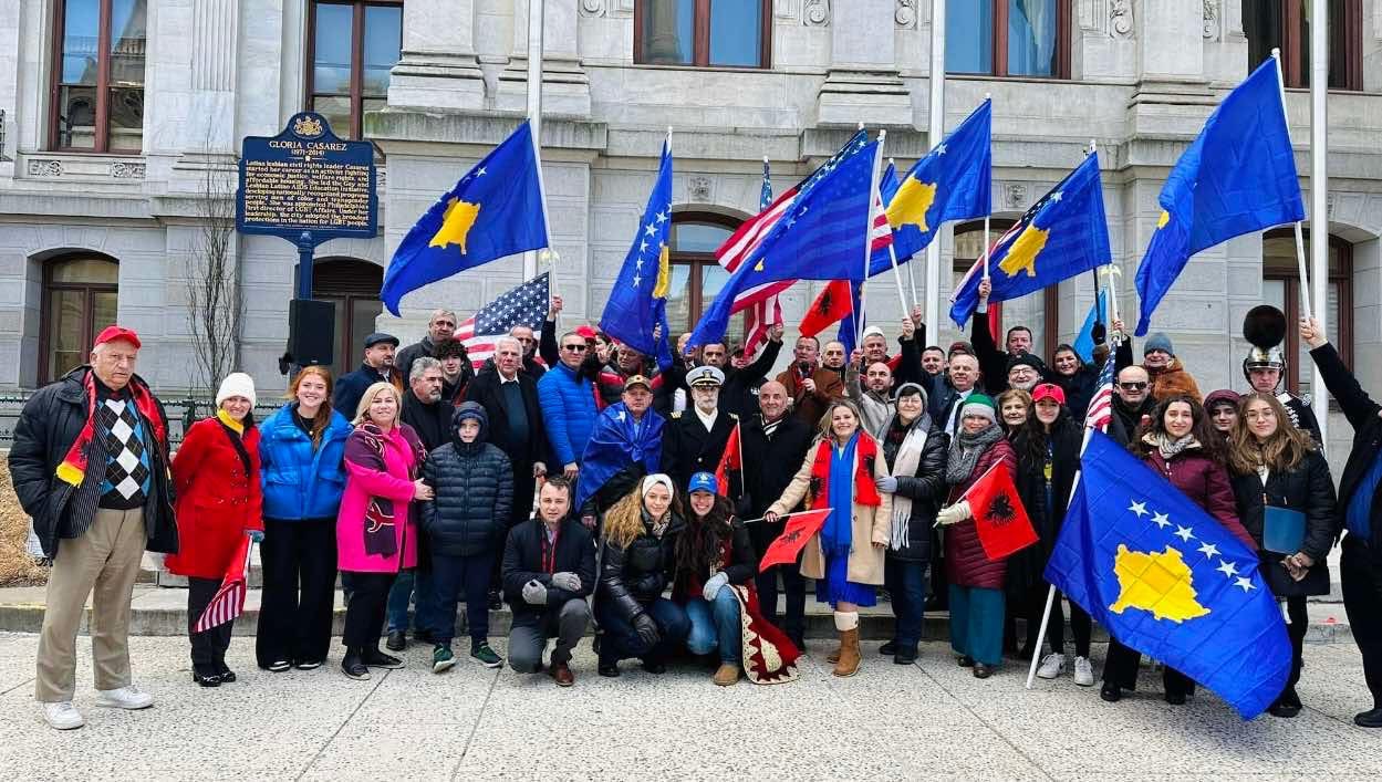 Shqiptarët në Philadelphia organizuan ceremoninë e ngritjes solemne të flamurit të Kosovës