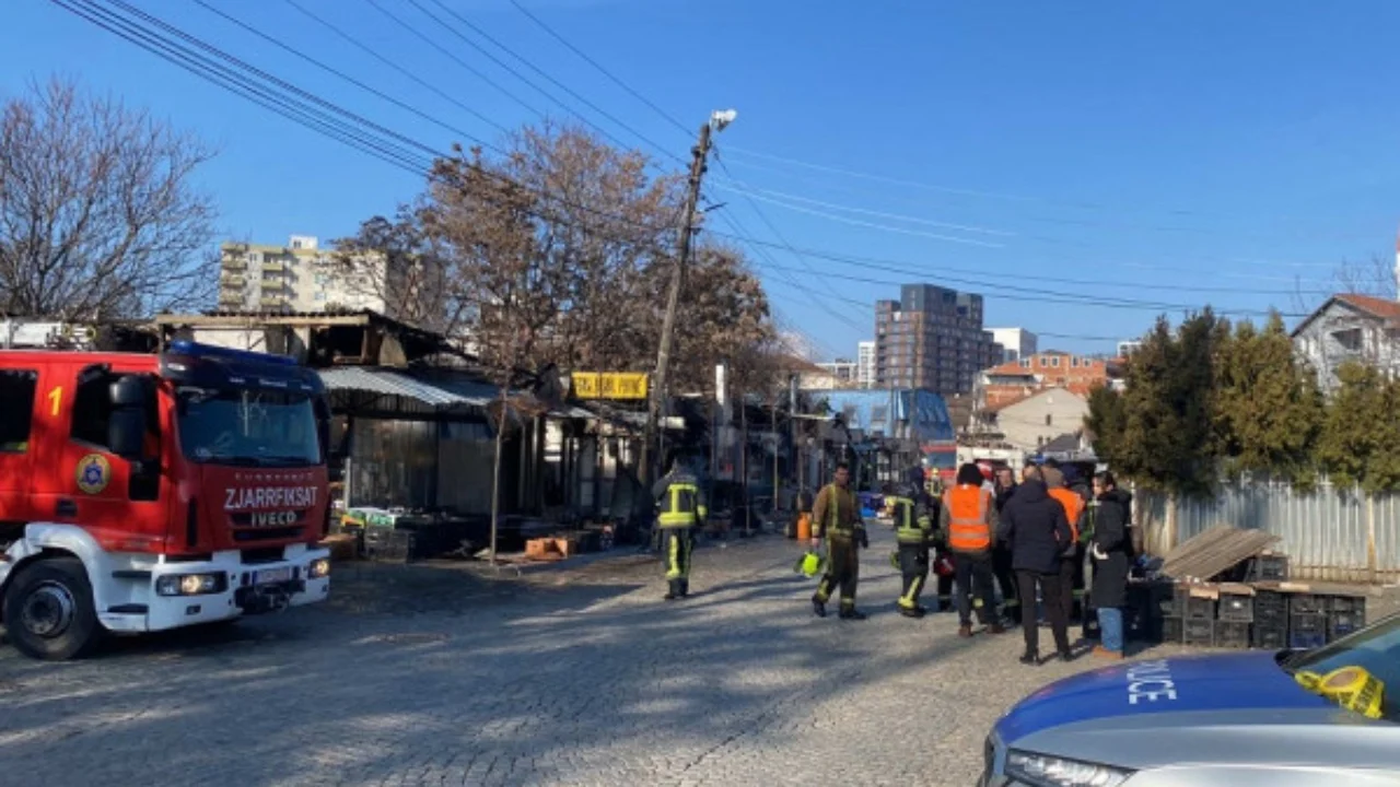 Digjen gjatë natës 6 biznese në Prishtinë